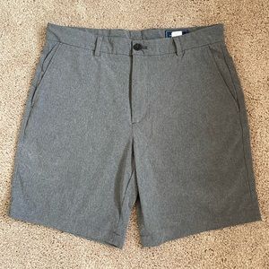 Vineyard Vines Men’s performance Breaker Shorts Size 34